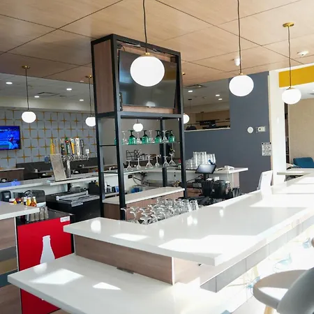 Holiday Inn & Suites Phoenix Airport By Ihg