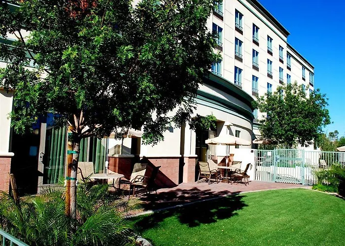 & Airport By Ihg 3*