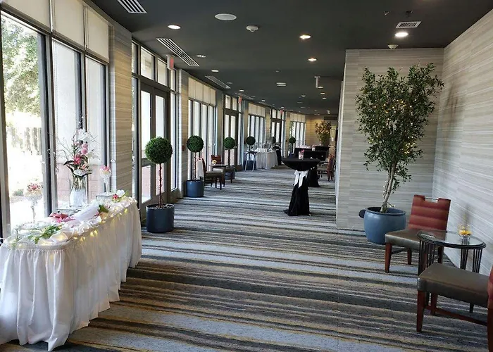 Hotel & Airport By Ihg Phoenix