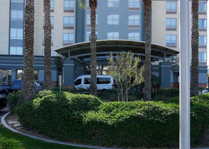 & Airport By Ihg Hotel Phoenix