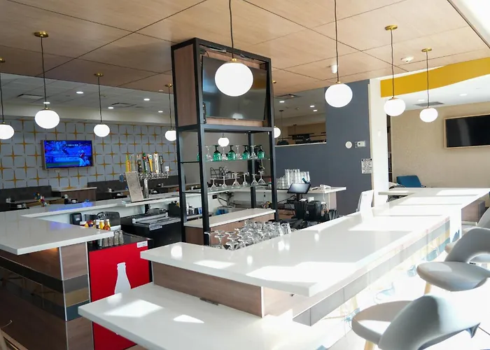 Hotel & Airport By Ihg Phoenix